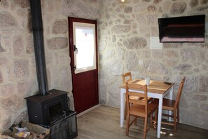 Dining - Casa no Gerês, perto das principais atrações, ideal para umas férias em casal!  (Campo do Gerês)