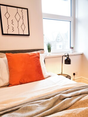 2 bedrooms, desk, iron/ironing board, free WiFi
