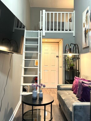 1 bedroom, iron/ironing board, travel cot, free WiFi