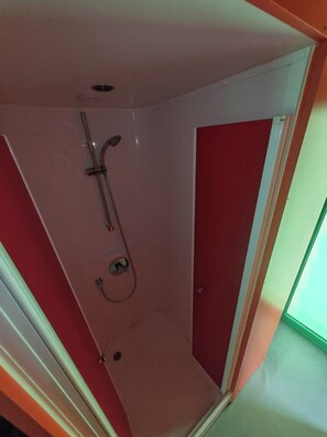 Shower, bidet - Robinson Tourismus in Mobilenhaus - Slivnica (Posedarje)