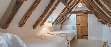 4 sovrum, strykjärn/strykbräda, wi-fi och sängkläder