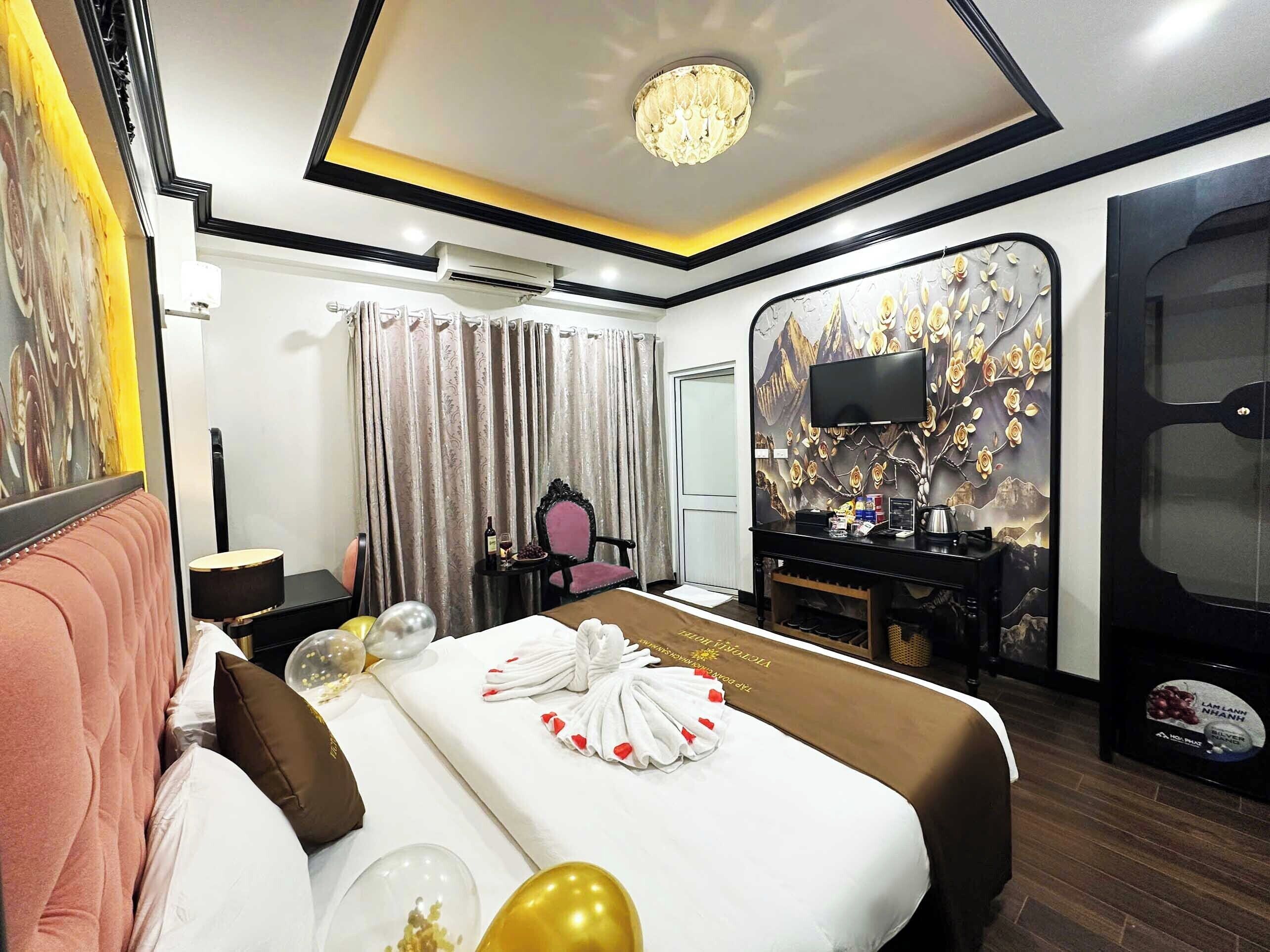 Deluxe Double Room Single Use, Courtyard View | Egyptian cotton sheets, premium bedding, down comforters, pillowtop beds