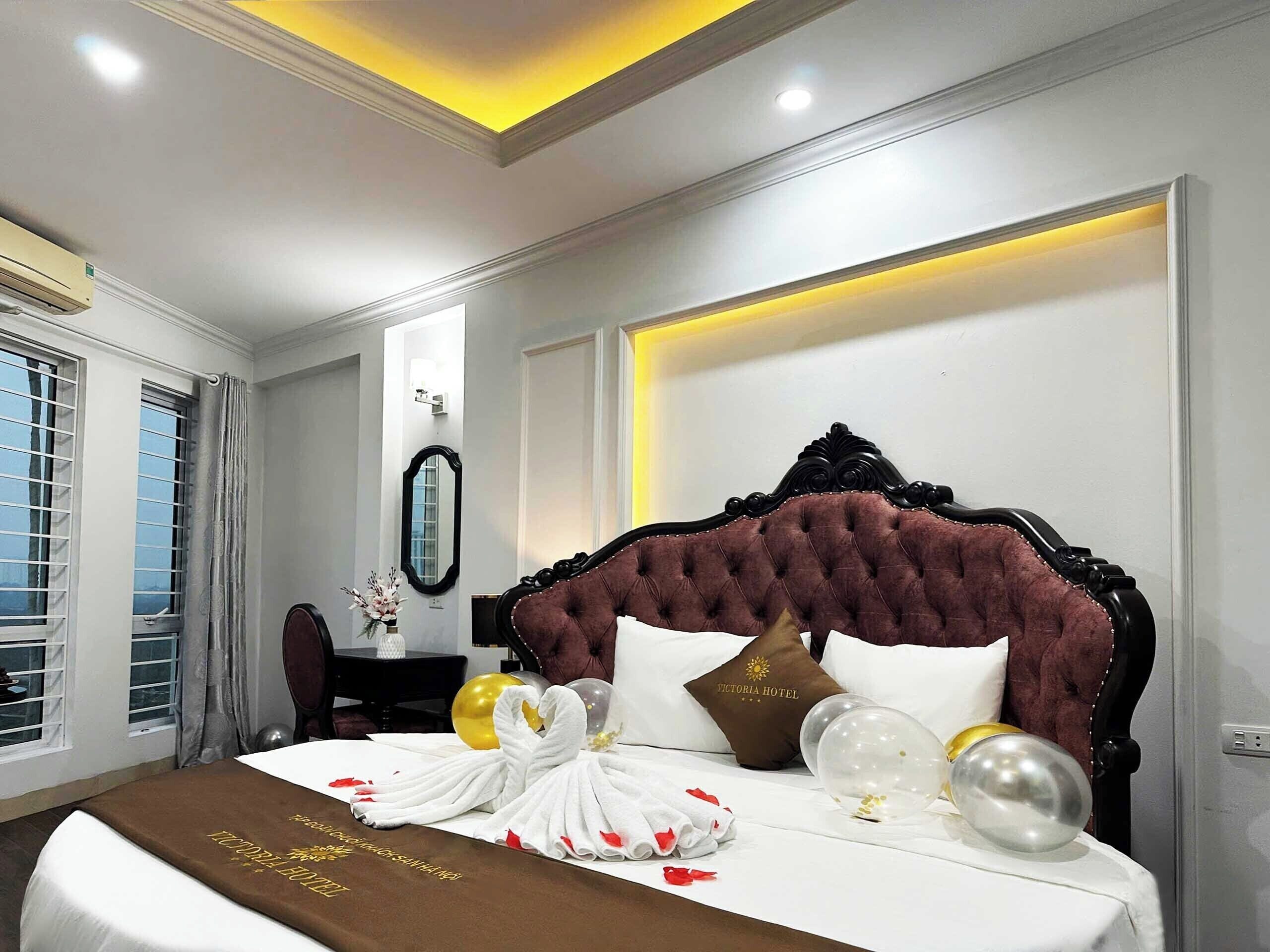 City Studio Suite | Egyptian cotton sheets, premium bedding, down comforters, pillowtop beds