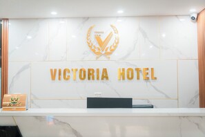 Reception - Victoria Hotel Me Tri (Hanoi)