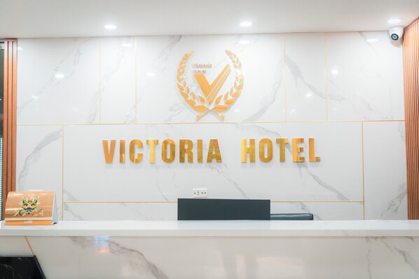Reception - Victoria Hotel Me Tri (Hanoi)