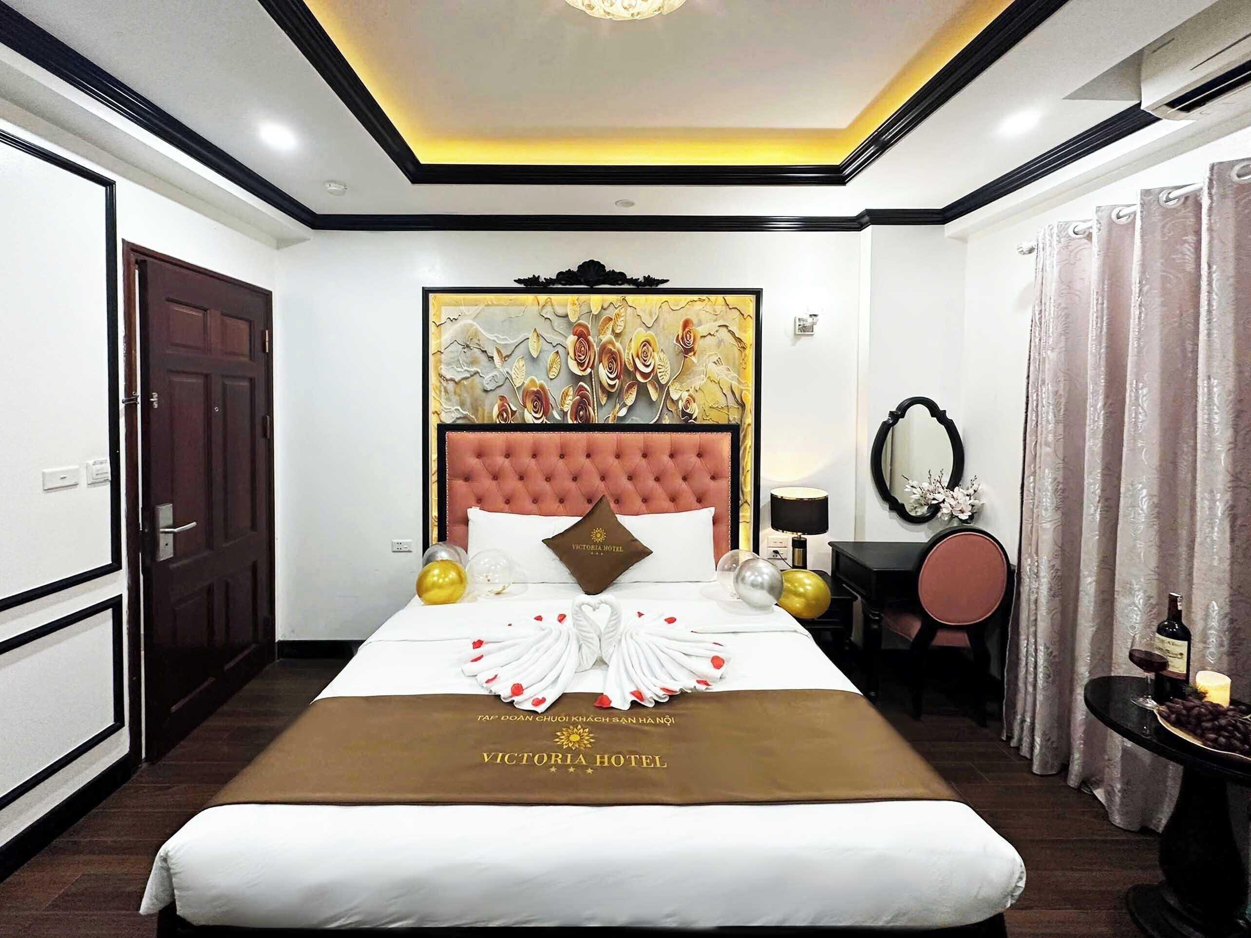 Deluxe Double Room Single Use, Courtyard View | Egyptian cotton sheets, premium bedding, down comforters, pillowtop beds