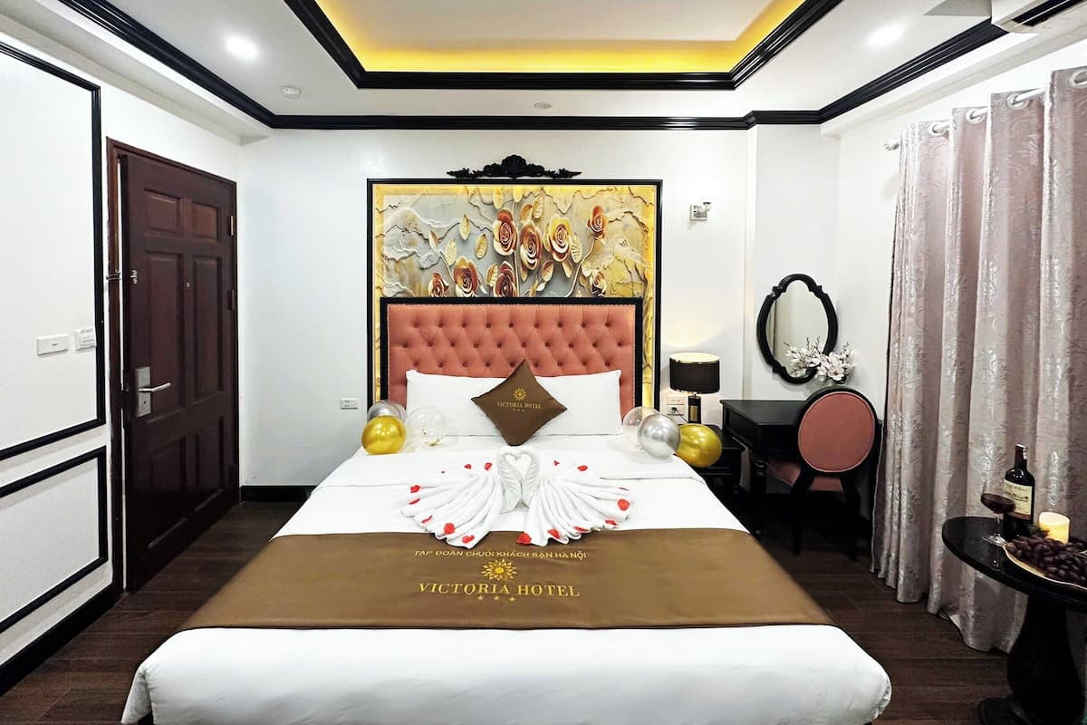 Deluxe Double Room Single Use, Courtyard View | Egyptian cotton sheets, premium bedding, down comforters, pillowtop beds