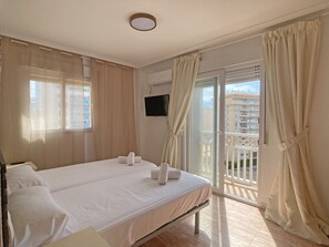 1 bedroom, iron/ironing board, free WiFi, bed sheets - Beautiful two bedroom with views over the Marina (La Manga del Mar Menor)