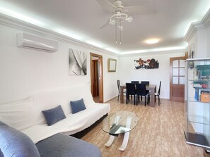 TV - Beautiful two bedroom with views over the Marina (La Manga del Mar Menor)