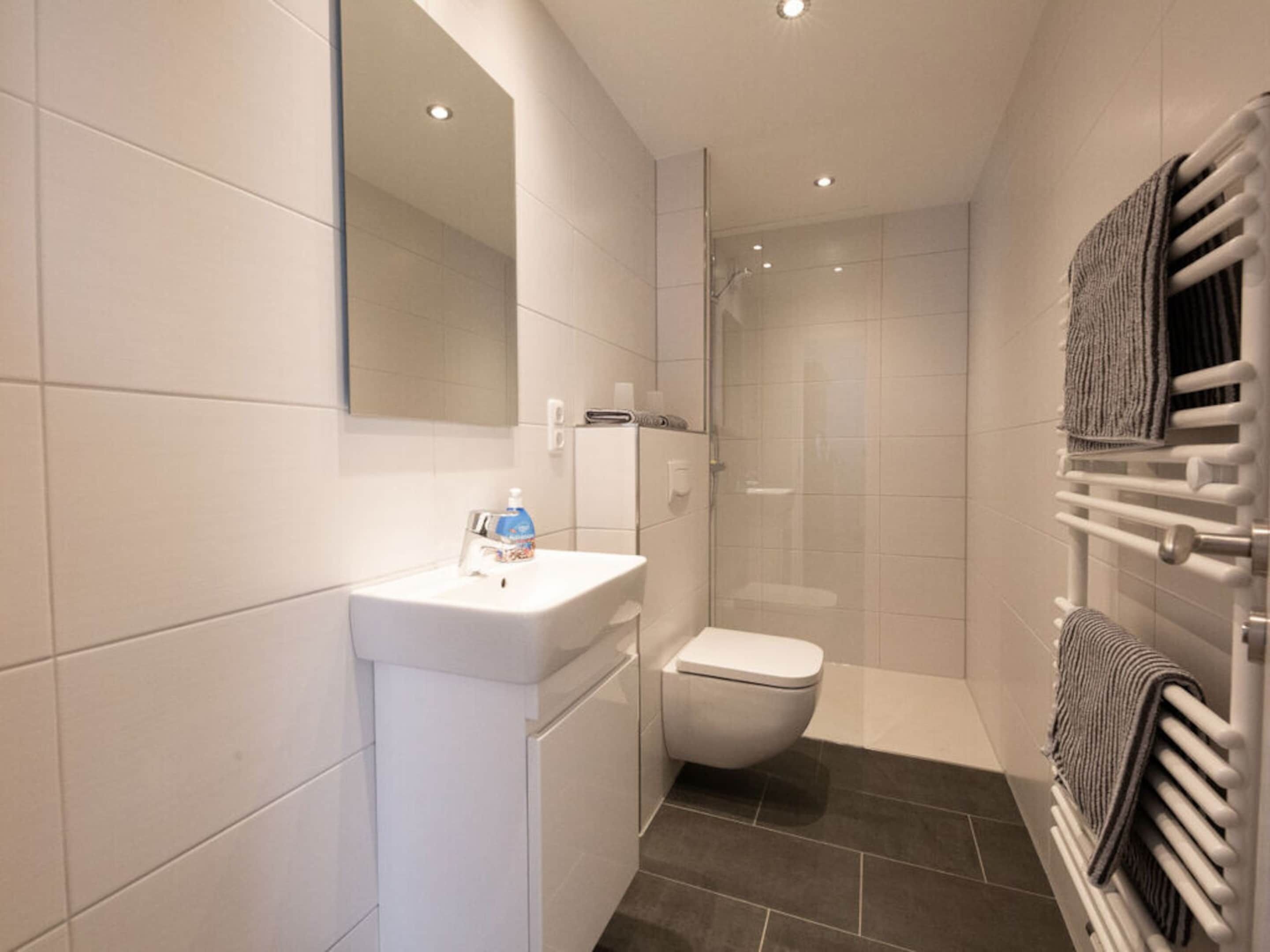 Apartment | Bathroom | Towels