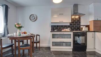 Apartemen | Dapur pribadi | Ketel listrik dan pemanggang roti