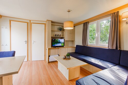 Chalet by the Water in Leukermeer