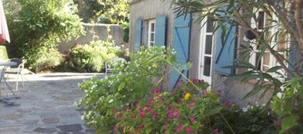 Maison de Vacances 1,5 km de la mer Quartier Calme Avec Jardin et Barbecue