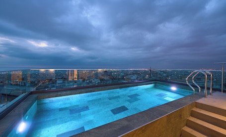 Penthouse with Private Pool | Terrace/patio