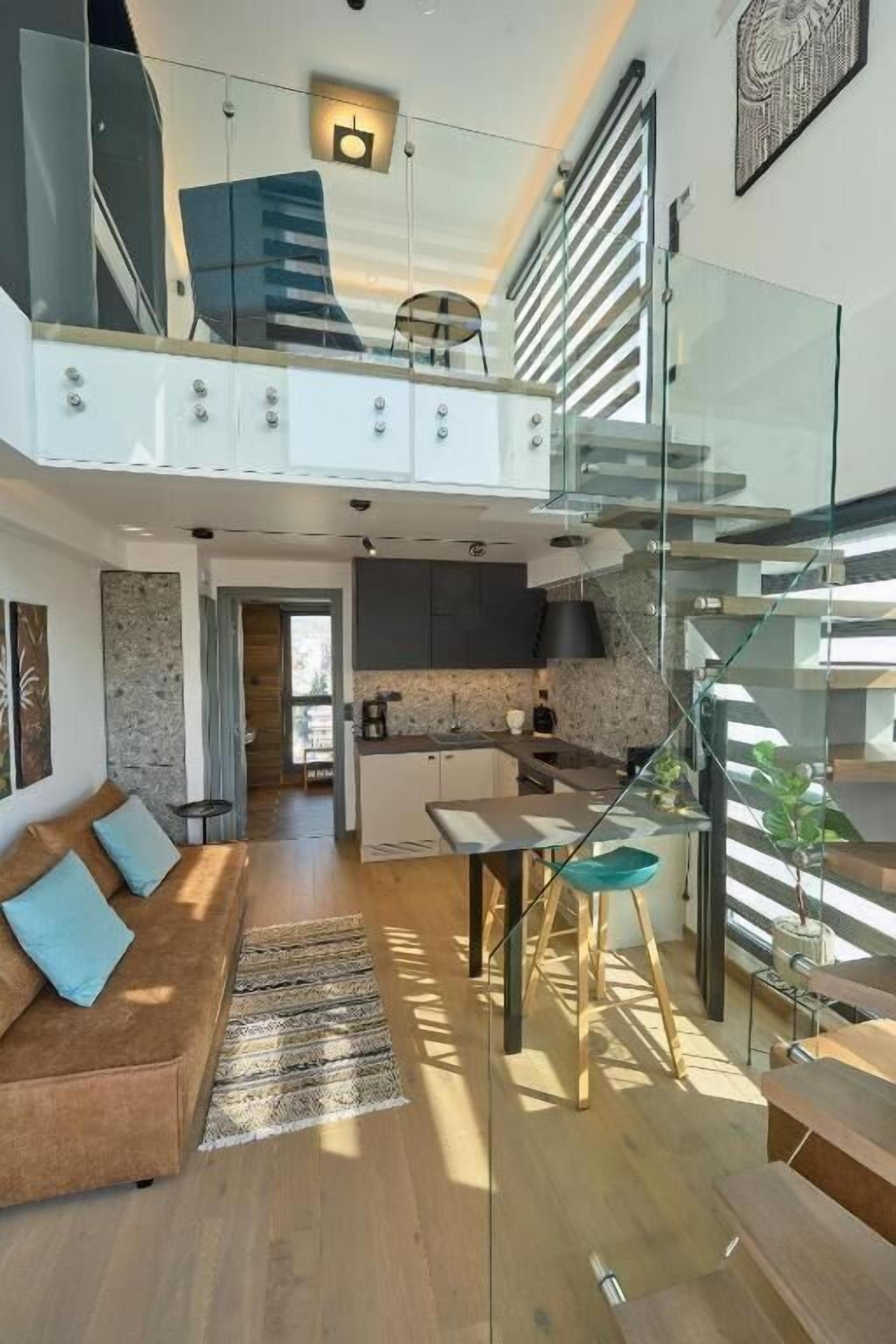 Maisonette with Sea View | Cocina privada | Frigorífico pequeño, máquina de café espresso y hervidor eléctrico