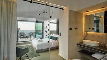 Penthouse with Private Pool | Bathroom | Hair dryer, slippers, towels, soap