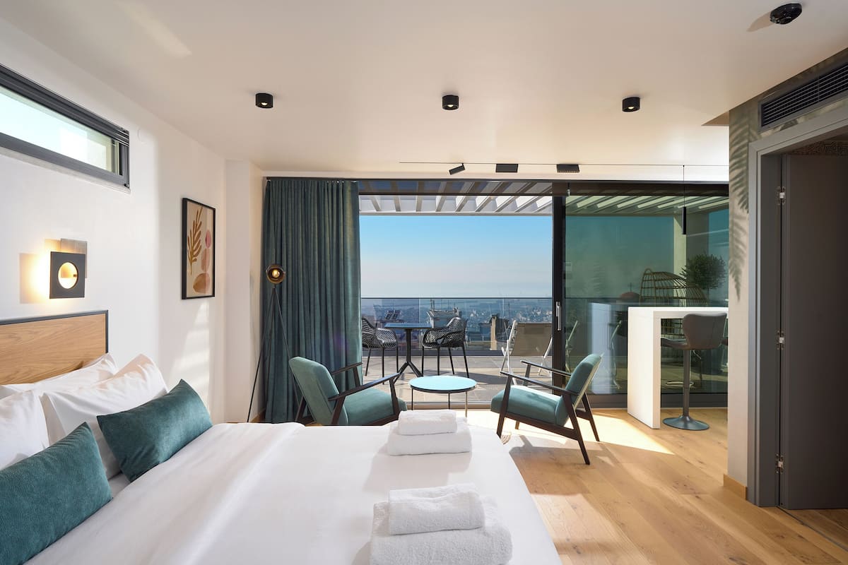 Superior Suite with Sea View and Jacuzzi