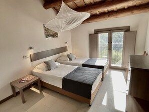 Apartment | 3 bedrooms, individually furnished, bed sheets