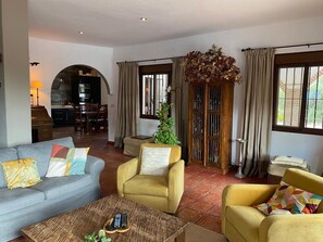 Villa | Living area - Holiday Home in Arenas With Pool & Sea Views (Arenas)