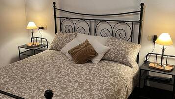 2 bedrooms, individually furnished, bed sheets