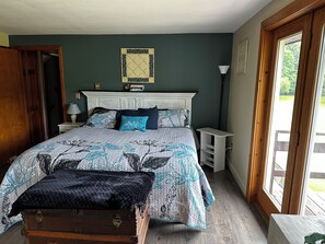3 Schlafzimmer, Schreibtisch, Bügeleisen/Bügelbrett, Reisekinderbett