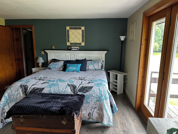 3 Schlafzimmer, Schreibtisch, Bügeleisen/Bügelbrett, Reisekinderbett