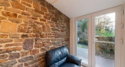 Magnificent Holiday Home With hot Tubs