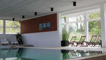 House | Pool