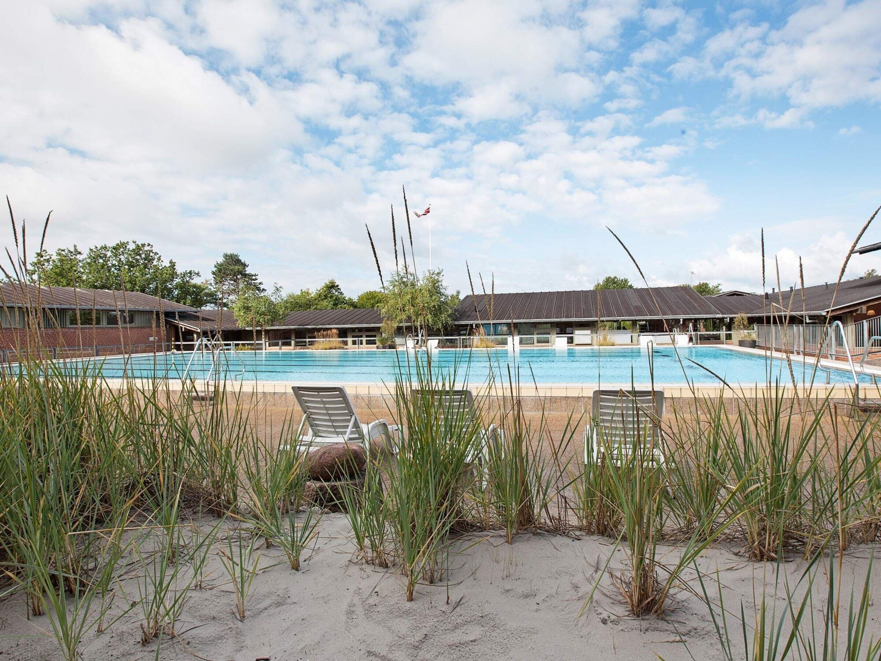 House | Pool
