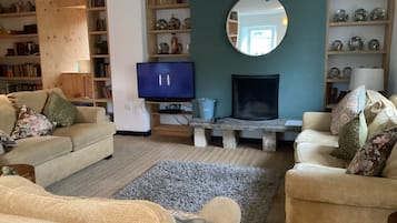 Rumah | Area keluarga | TV dan perapian