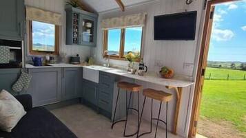 1 bedroom, iron/ironing board, travel crib, WiFi