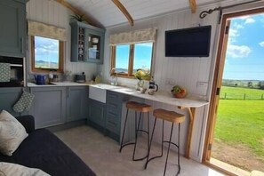 1 bedroom, iron/ironing board, travel crib, WiFi