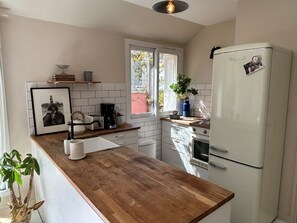 Kühlschrank, Mikrowelle, Ofen, Geschirrspüler