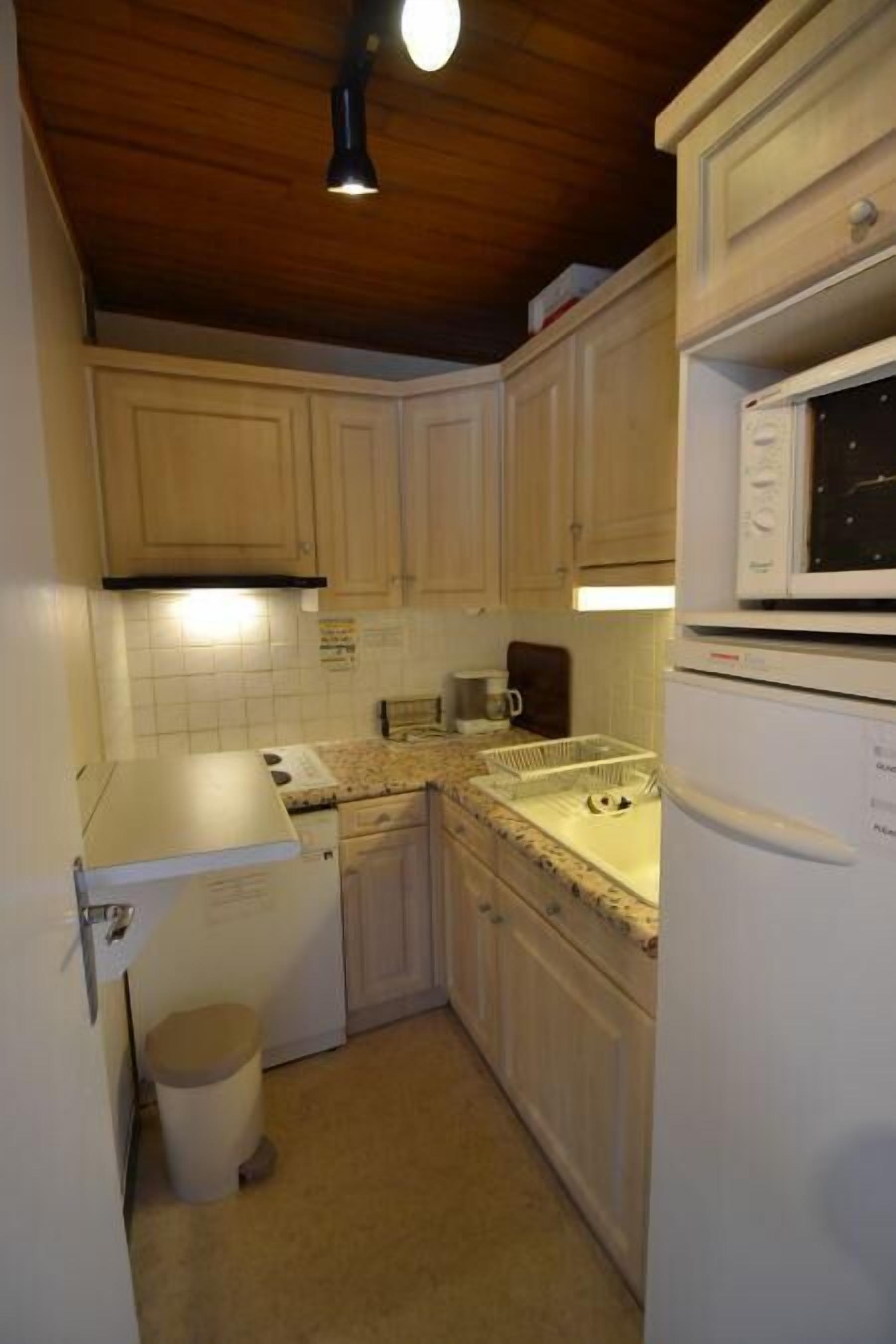 Fridge, microwave, dishwasher