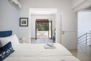 3 bedrooms, iron/ironing board, free WiFi, bed sheets - Aggellina Villa (33G6+H8C Lindos, Greece)