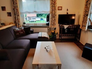 Apartment | Living room - Enchanting Holiday Flat in the Harz Mountains (Clausthal-Zellerfeld)