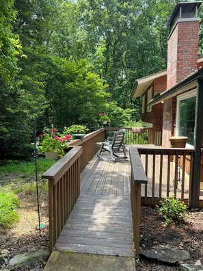 Terrace/patio - Serenity Home - Forest, Fun, and Adventure (Brevard)