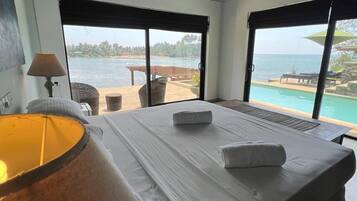 Deluxe Double Room, Sea View | Free WiFi, bed sheets