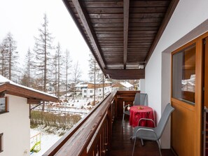 House | Exterior - Nice Apartment in Langenfeld With Garden (Laengenfeld)