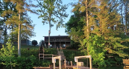 Lake life at its best. Lots of options for activities. Very pet friendly!