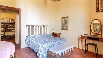 3 bedrooms, individually furnished, bed sheets