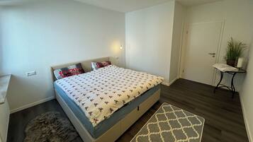 3 Schlafzimmer, Bügeleisen/Bügelbrett, kostenloses WLAN, Bettwäsche