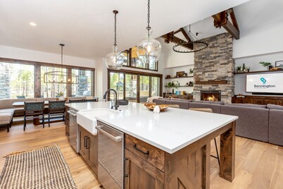 Incredible Luxury Home in Caldera Springs - MIRR85