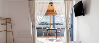 Cap Sounion Seafront Retreat - Cozy suite with a view of the Aegean Sea!
