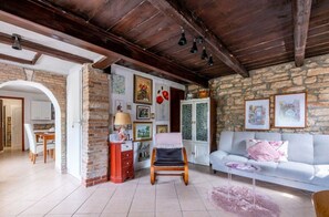 Living area - Ruba Comfortable Holiday Residence (Marcana)