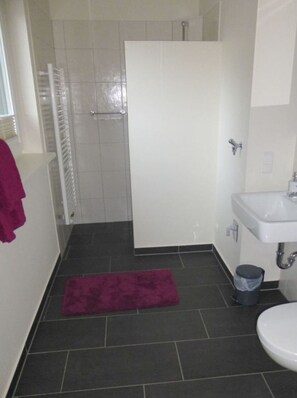 Bathroom - Holiday Apartment at the oak Tree (Pinneberg)