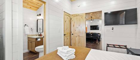 14 slaapkamers, een strijkplank/strijkijzer, wifi, beddengoed