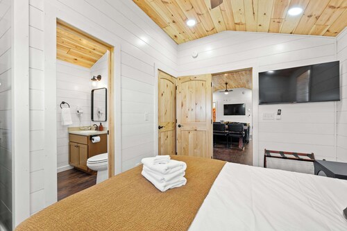 Seven Neighboring Cabins at Eden Reserve