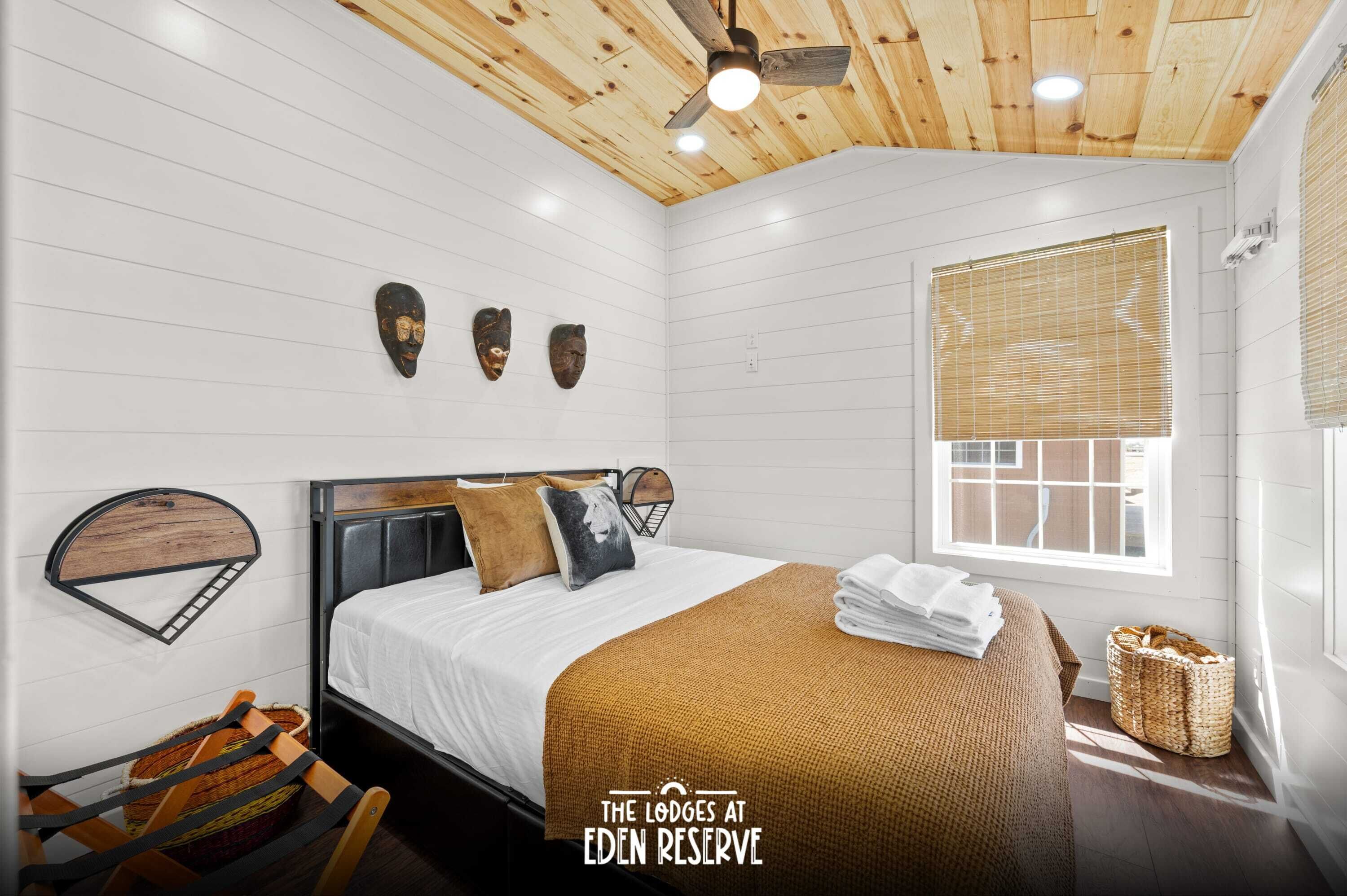 14 bedrooms, iron/ironing board, WiFi, bed sheets