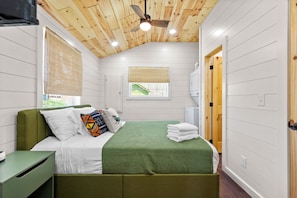 10 habitaciones, tabla de planchar con plancha, wifi y ropa de cama
